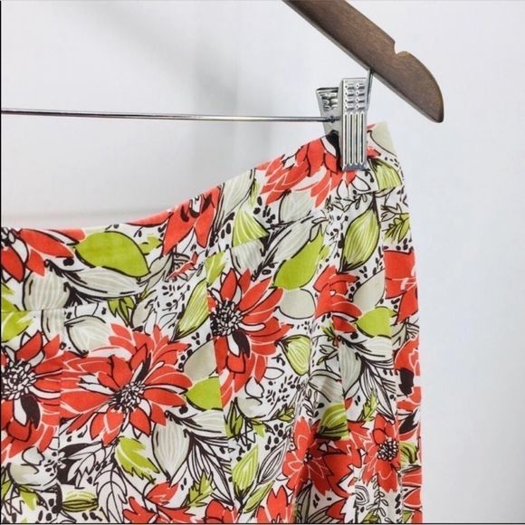 4/$45 | TRES YOU | Orange Floral Pleated Skirt | Medium - Picture 3 of 7